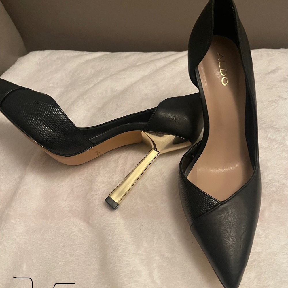 Shoes - Picture 2 of 4